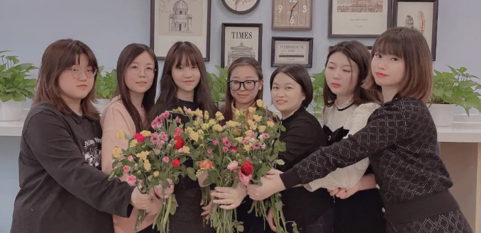 3·8妇女节——yp街机科技鲜花萦绕，美好相伴